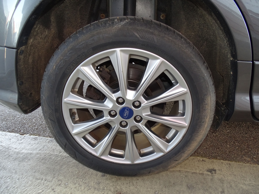 Ford Kuga — 38
