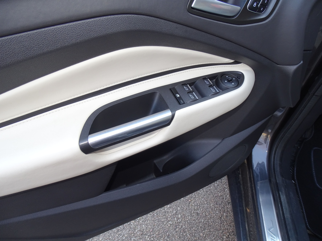 Ford Kuga — 24