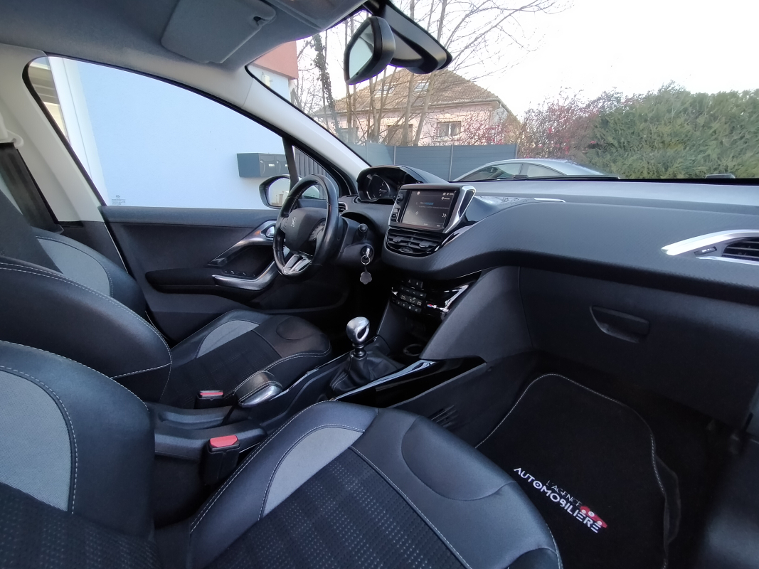 Peugeot 2008 — 17