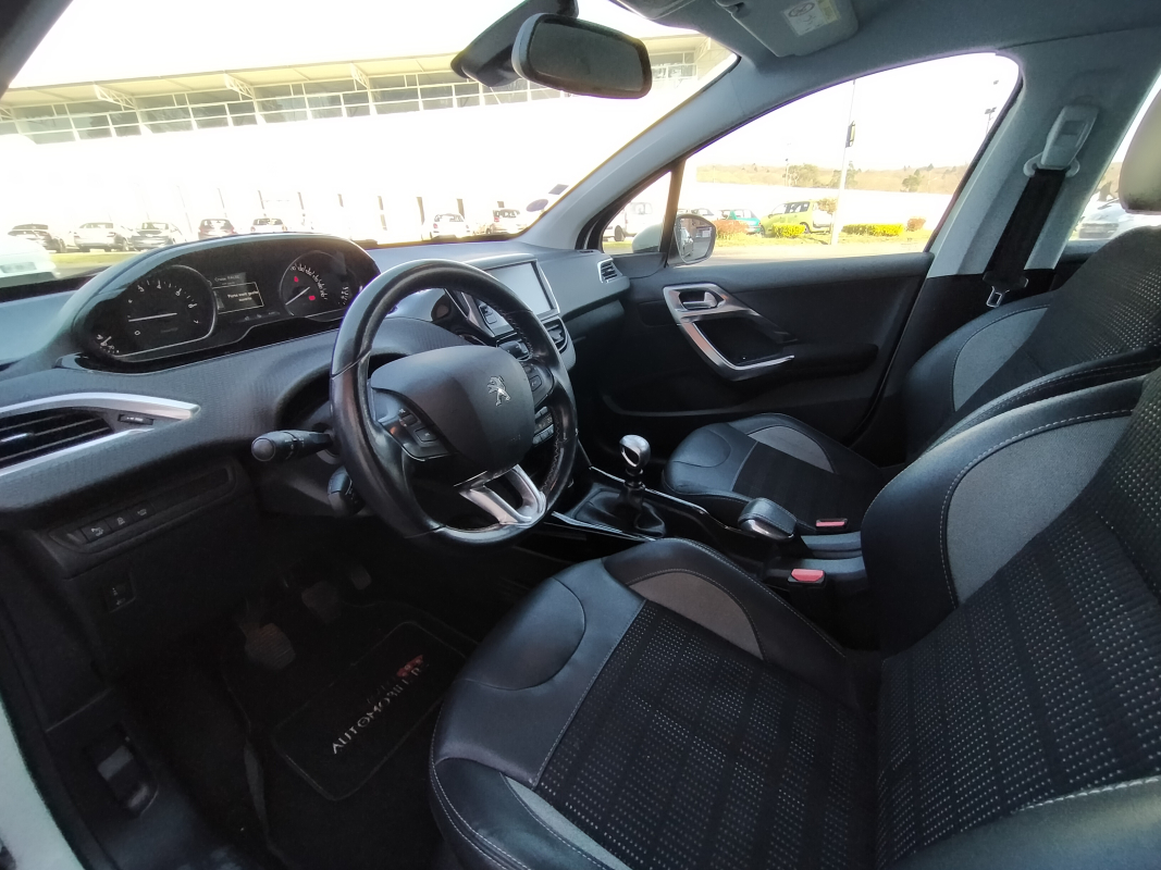 Peugeot 2008 — 11