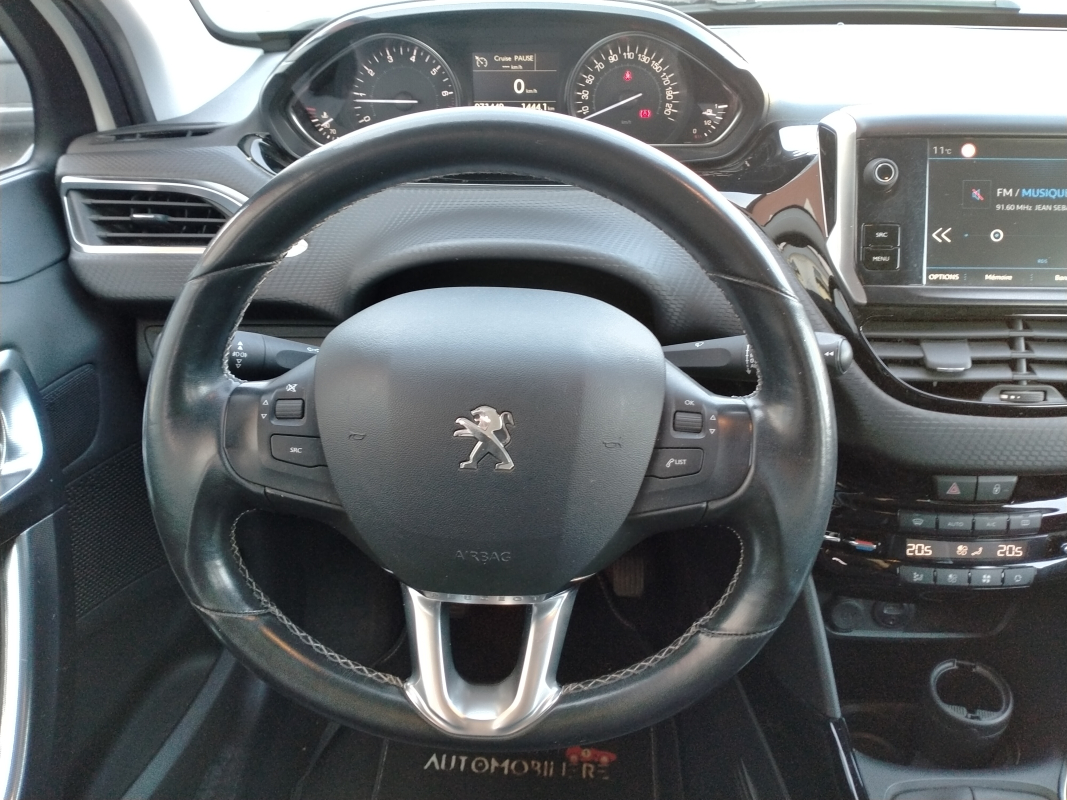 Peugeot 2008 — 12