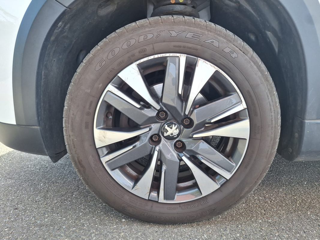 Peugeot 2008 — 32