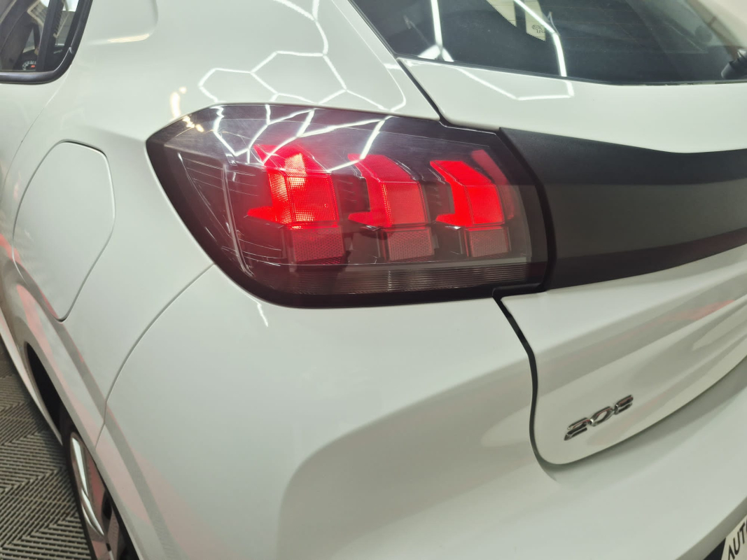 Peugeot 208 — 9