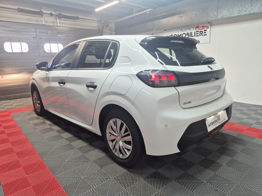 Peugeot 208 — 7