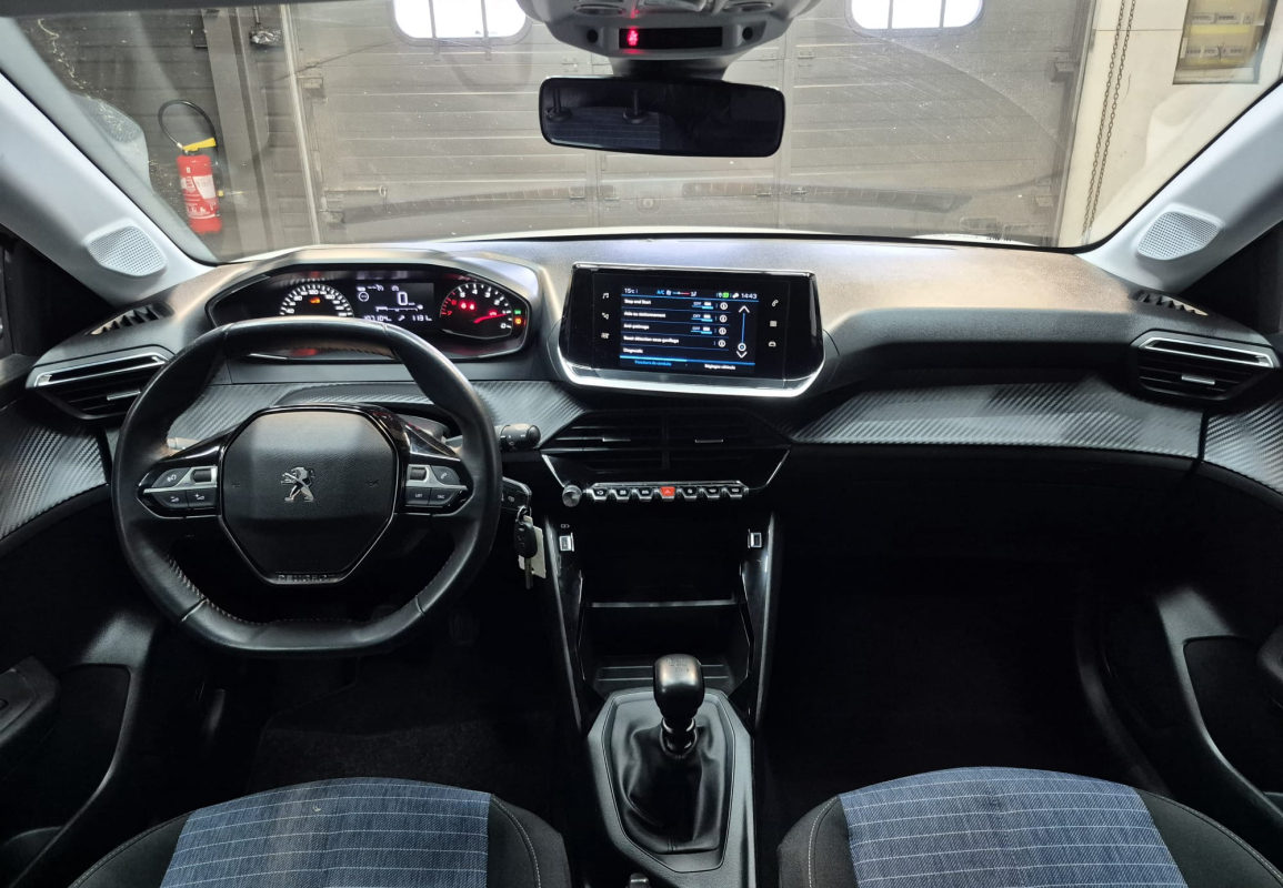 Peugeot 208 — 14