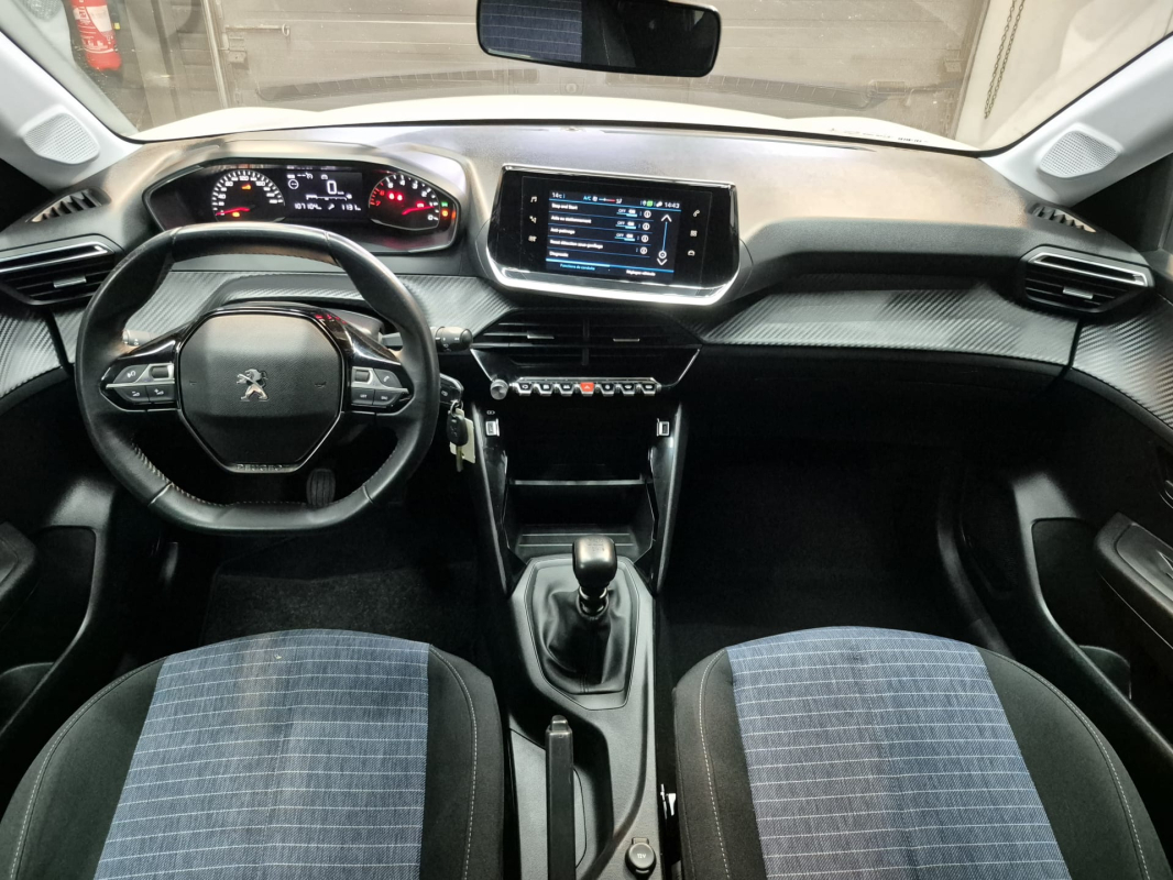 Peugeot 208 — 15