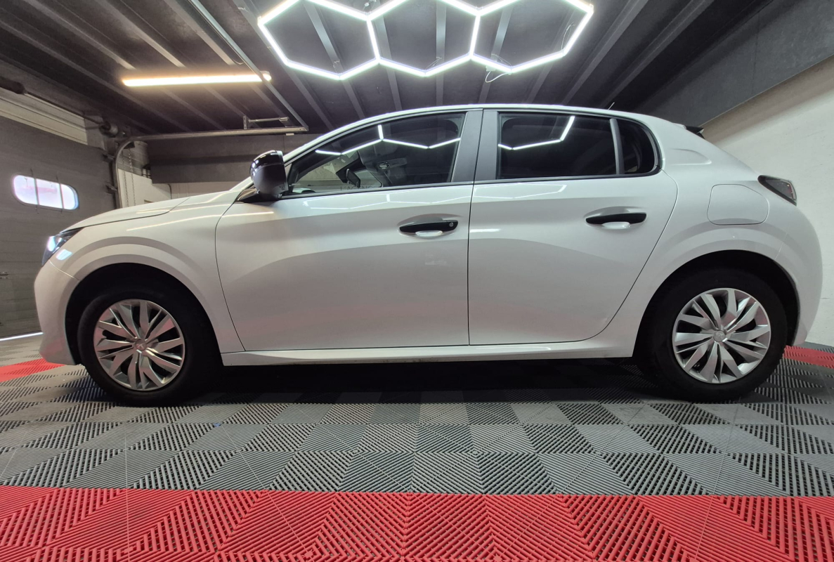 Peugeot 208 — 8