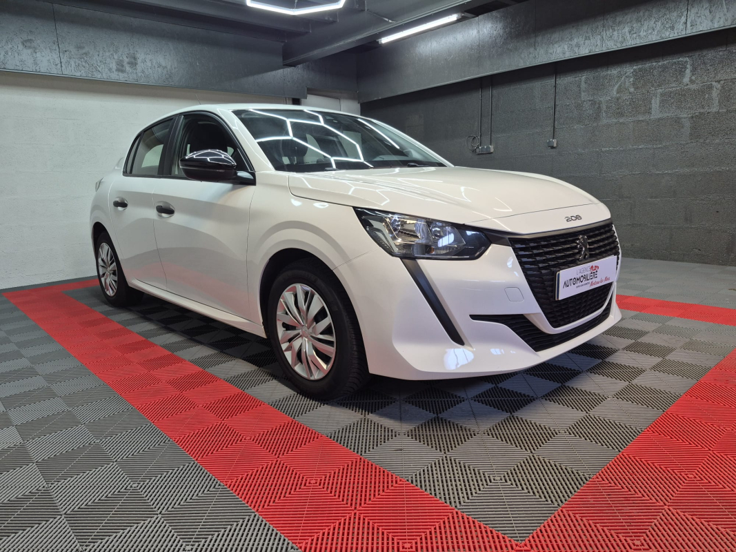 Peugeot 208 — 3