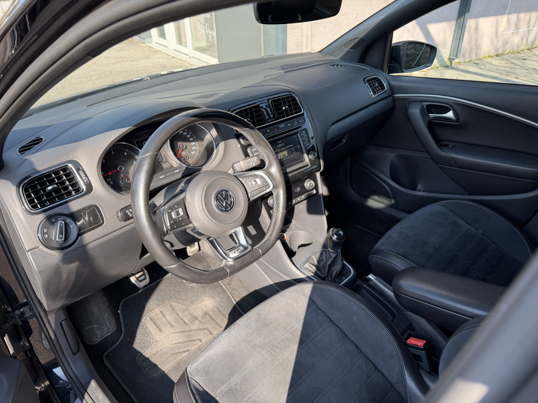 Volkswagen Polo — 10