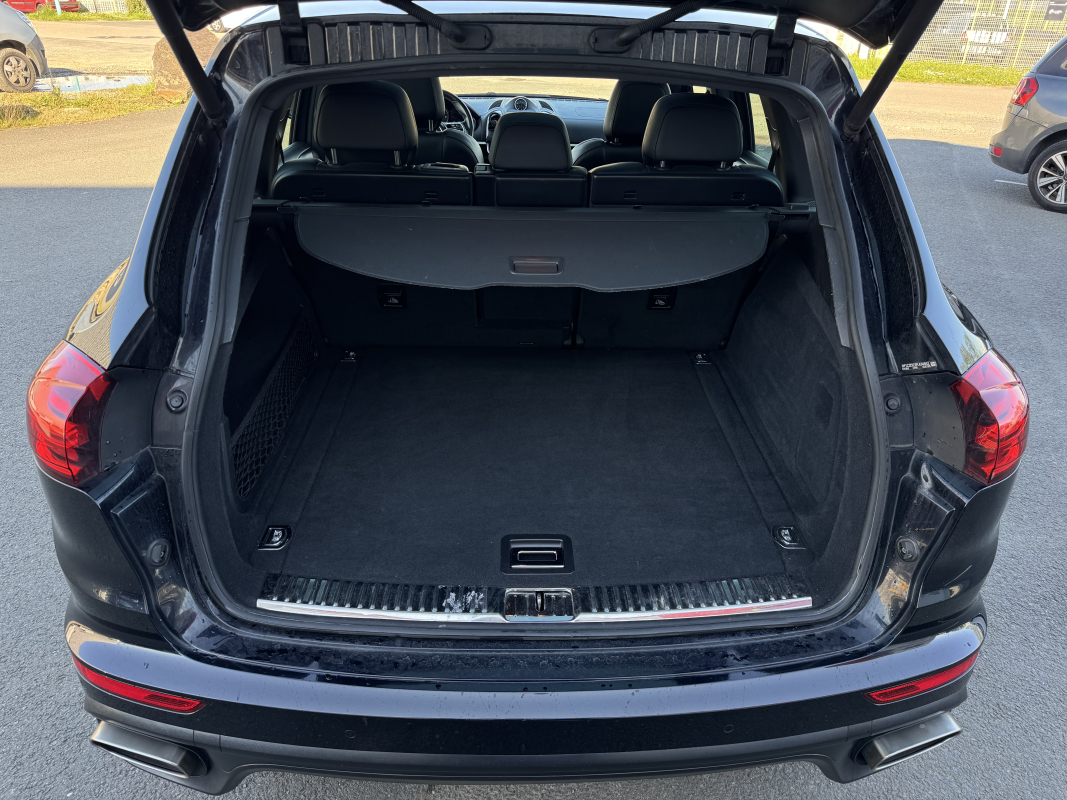 Porsche Cayenne — 9