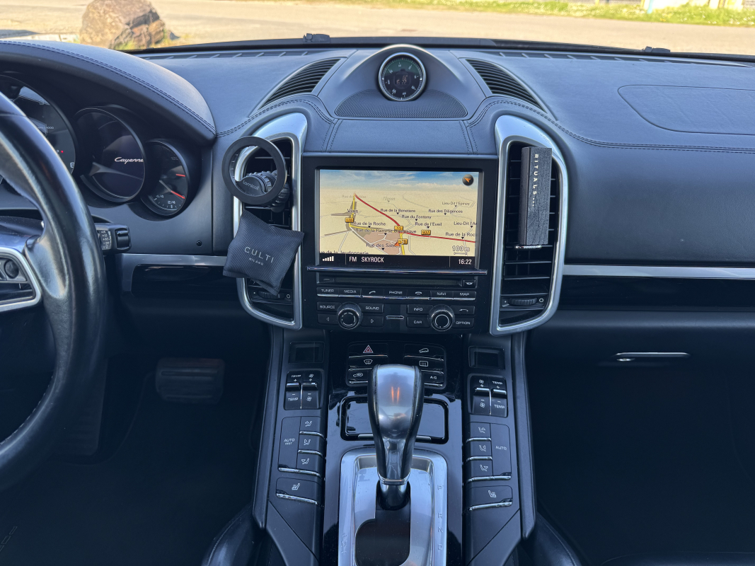 Porsche Cayenne — 21