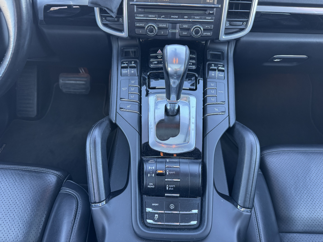 Porsche Cayenne — 20