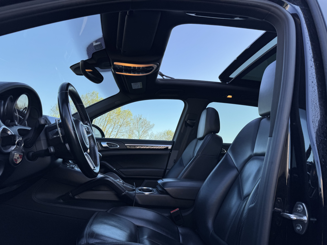 Porsche Cayenne — 14