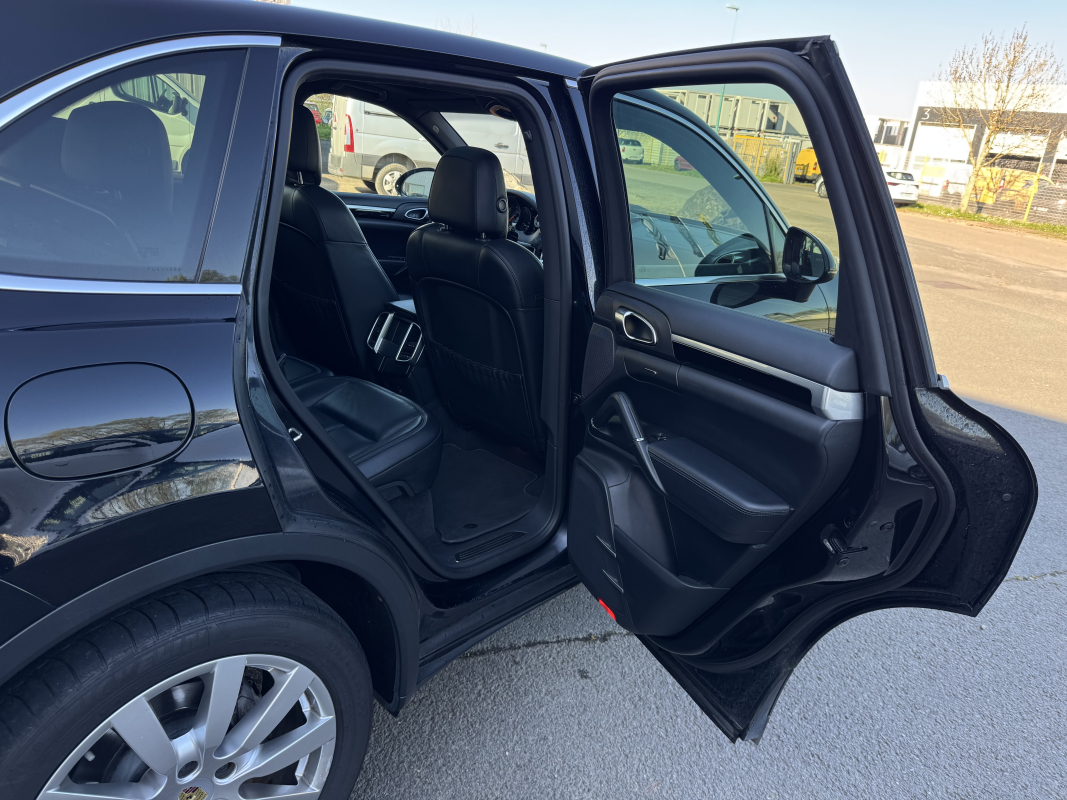Porsche Cayenne — 27