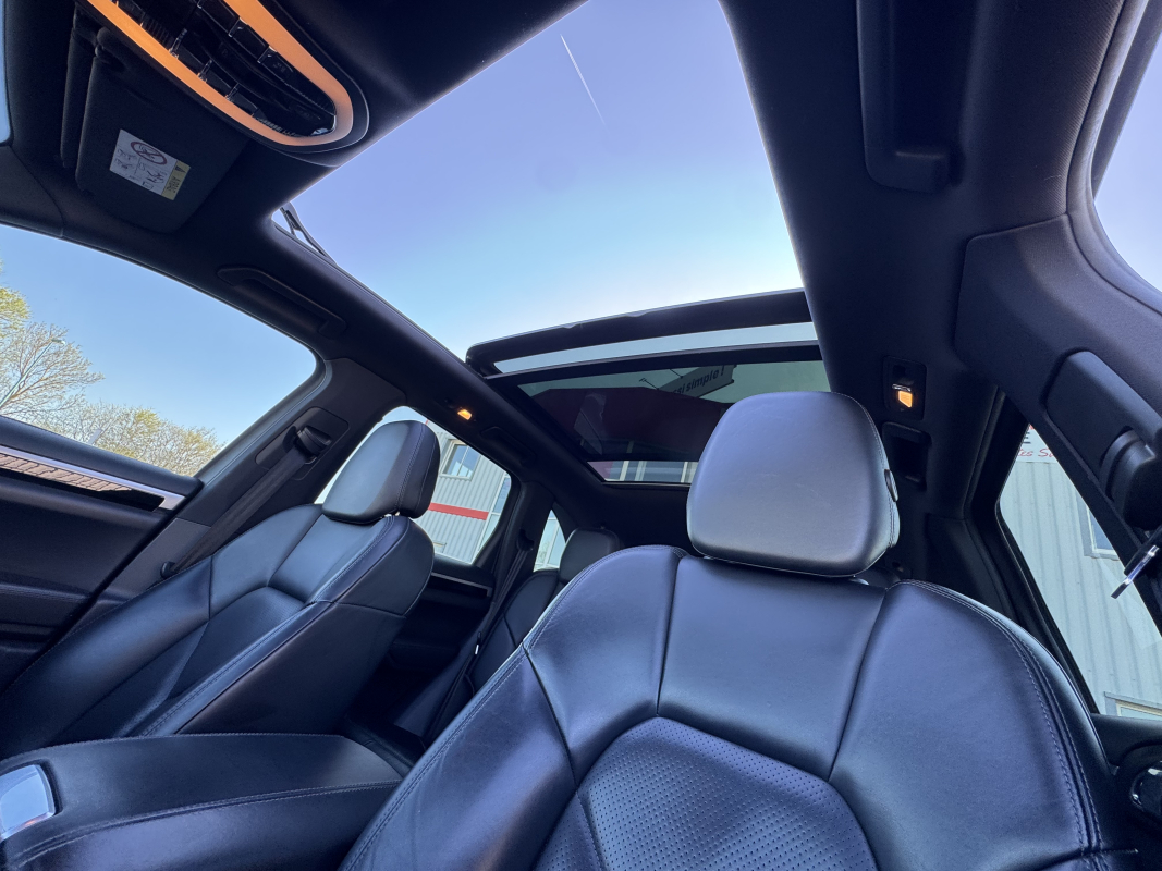 Porsche Cayenne — 17