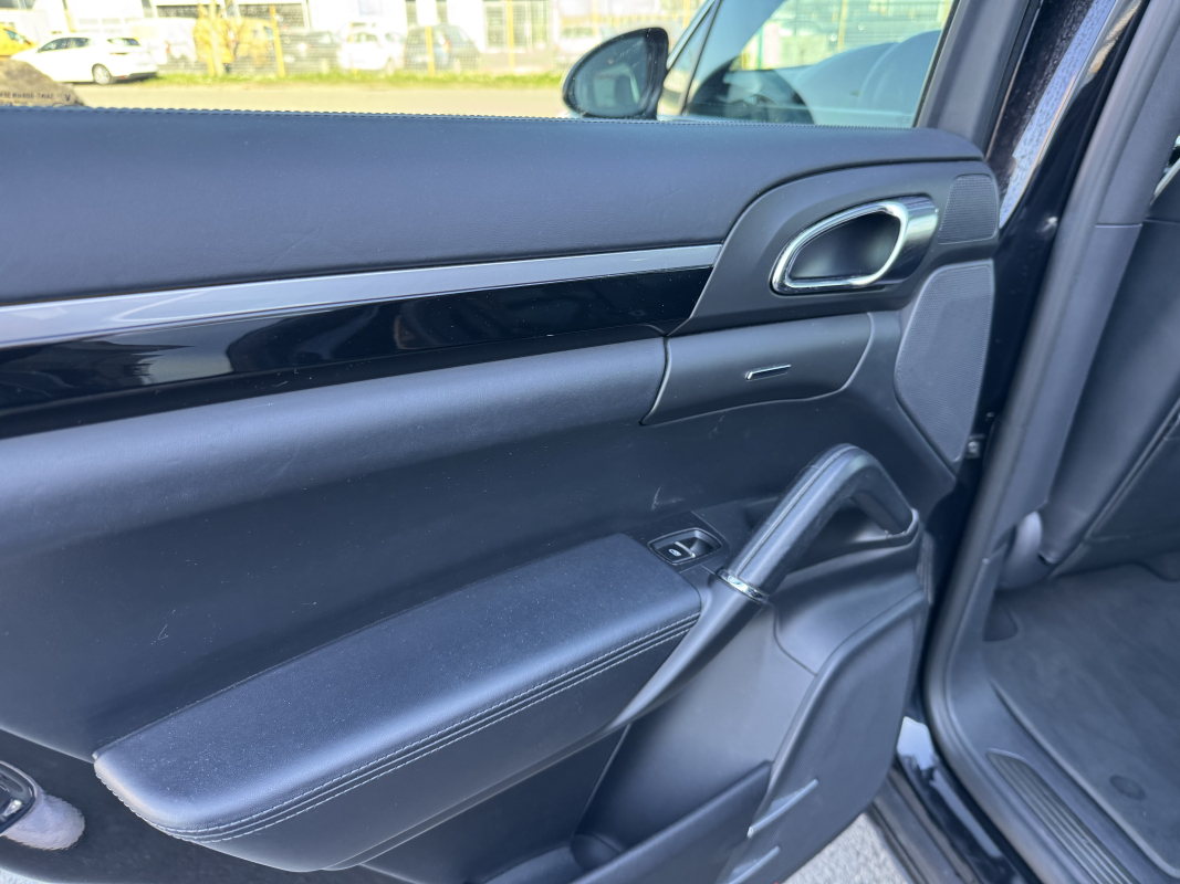 Porsche Cayenne — 31