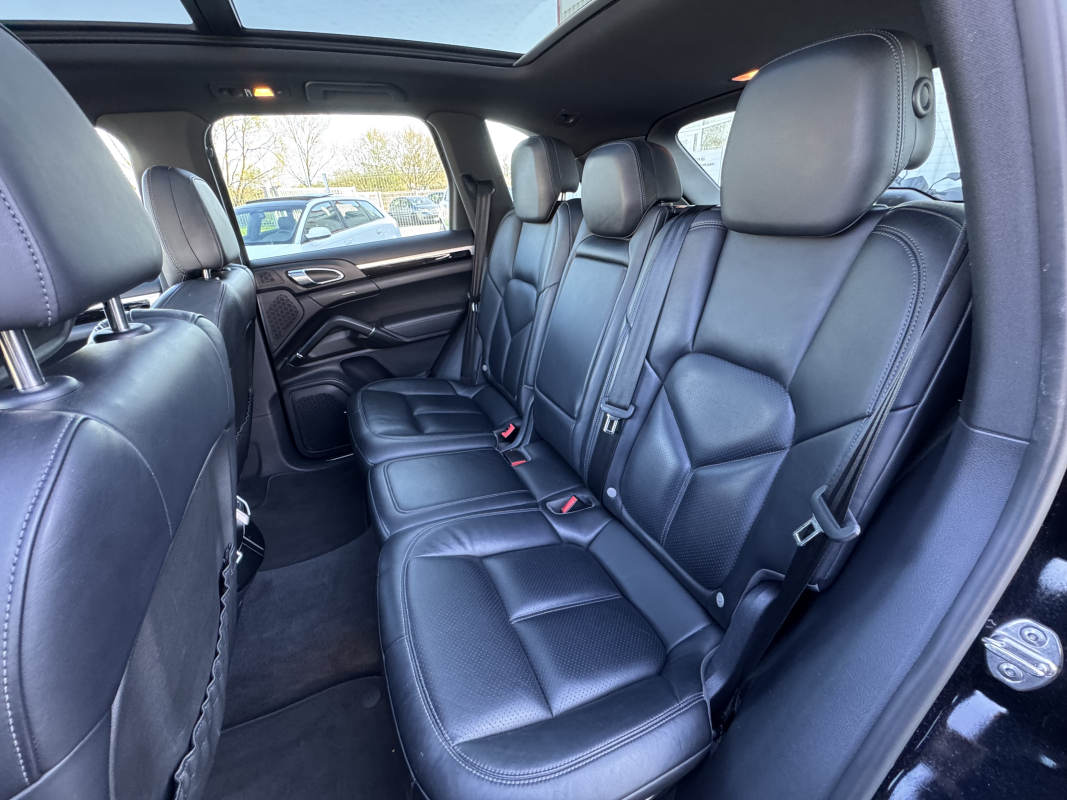Porsche Cayenne — 34