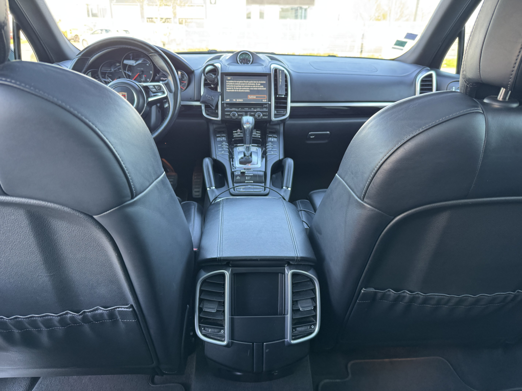 Porsche Cayenne — 33