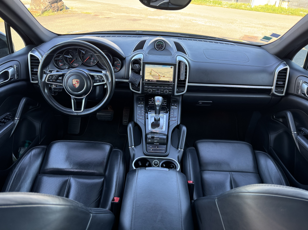 Porsche Cayenne — 18