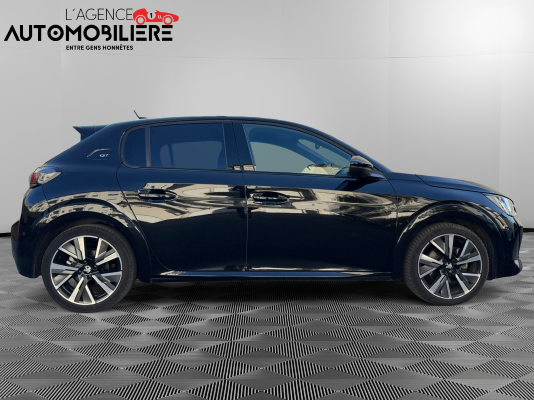 Peugeot 208 — 5