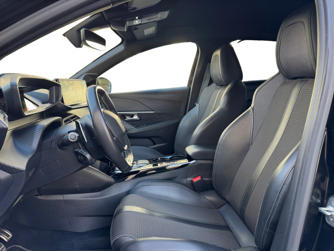 Peugeot 208 — 13