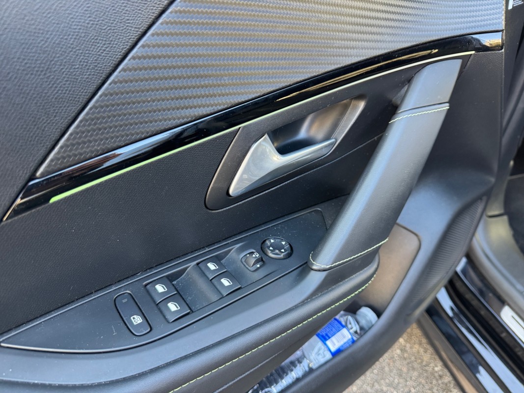 Peugeot 208 — 14
