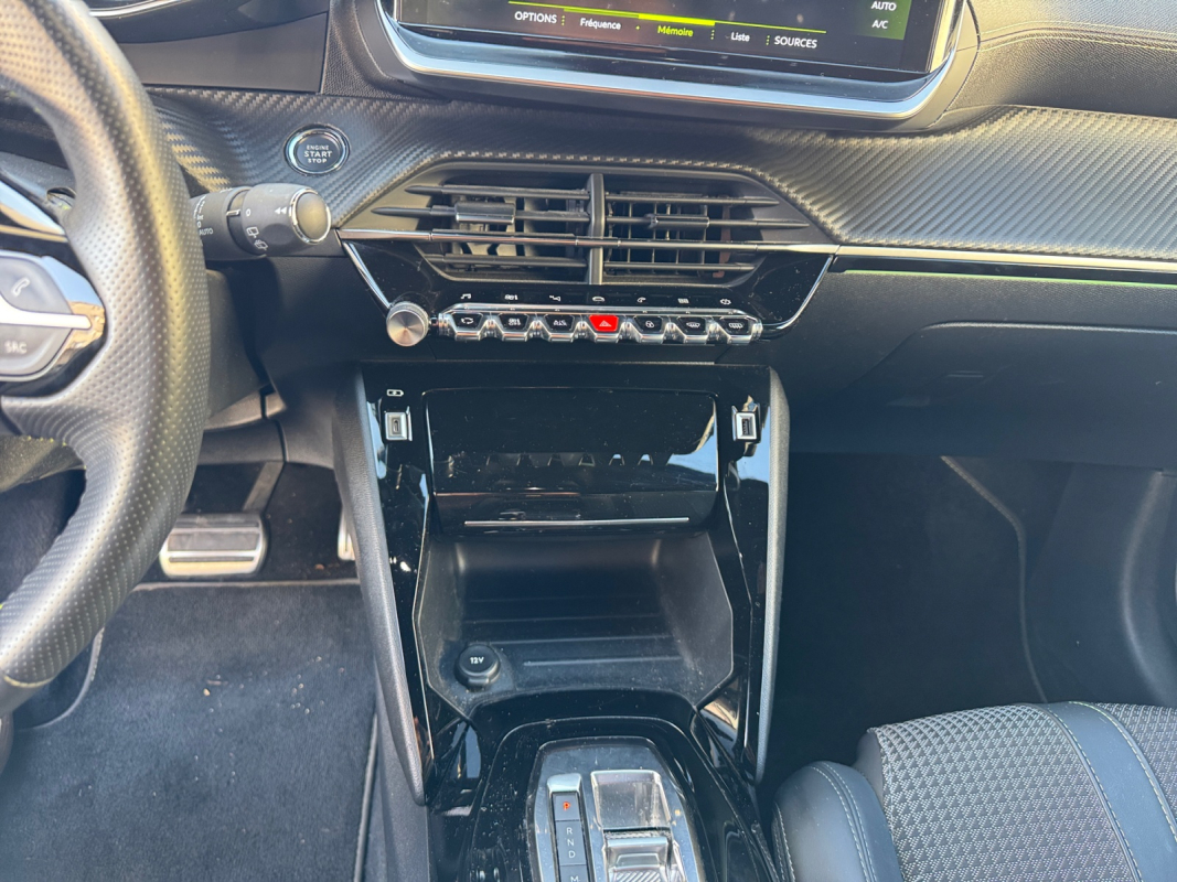 Peugeot 208 — 16