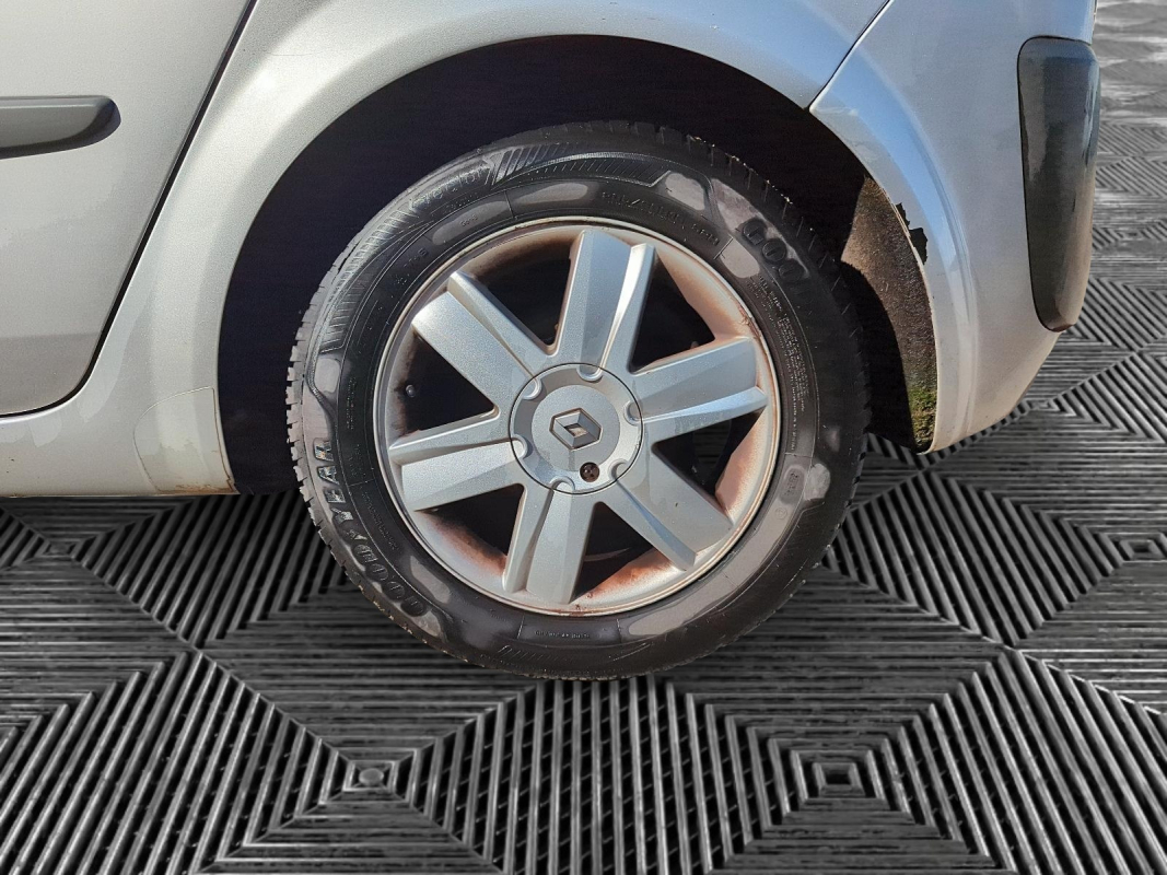 Renault Scenic — 14