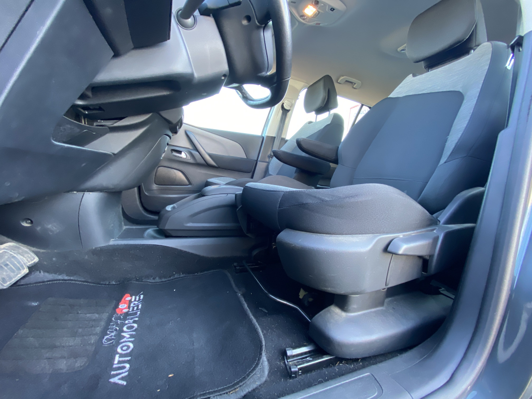 Citroen Grand C4 Picasso — 12