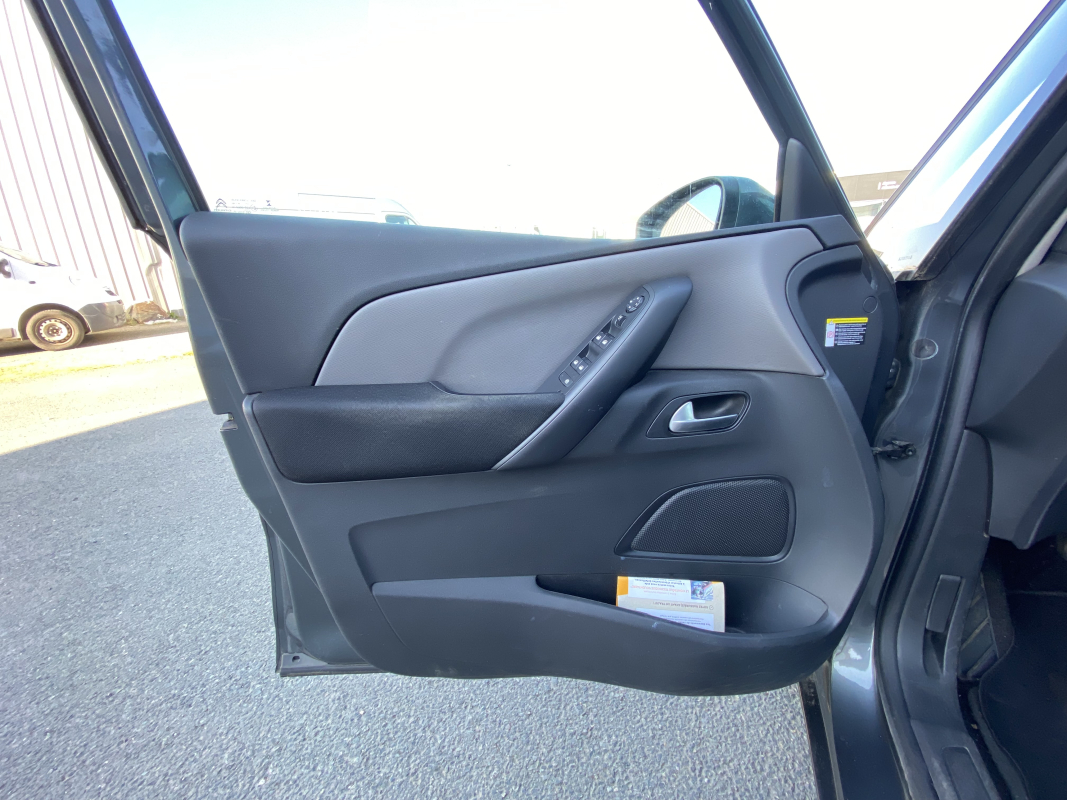 Citroen Grand C4 Picasso — 29