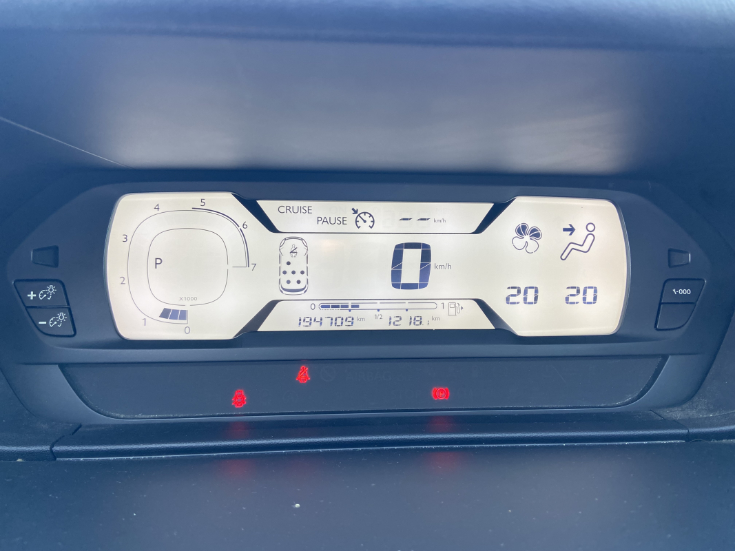 Citroen Grand C4 Picasso — 27