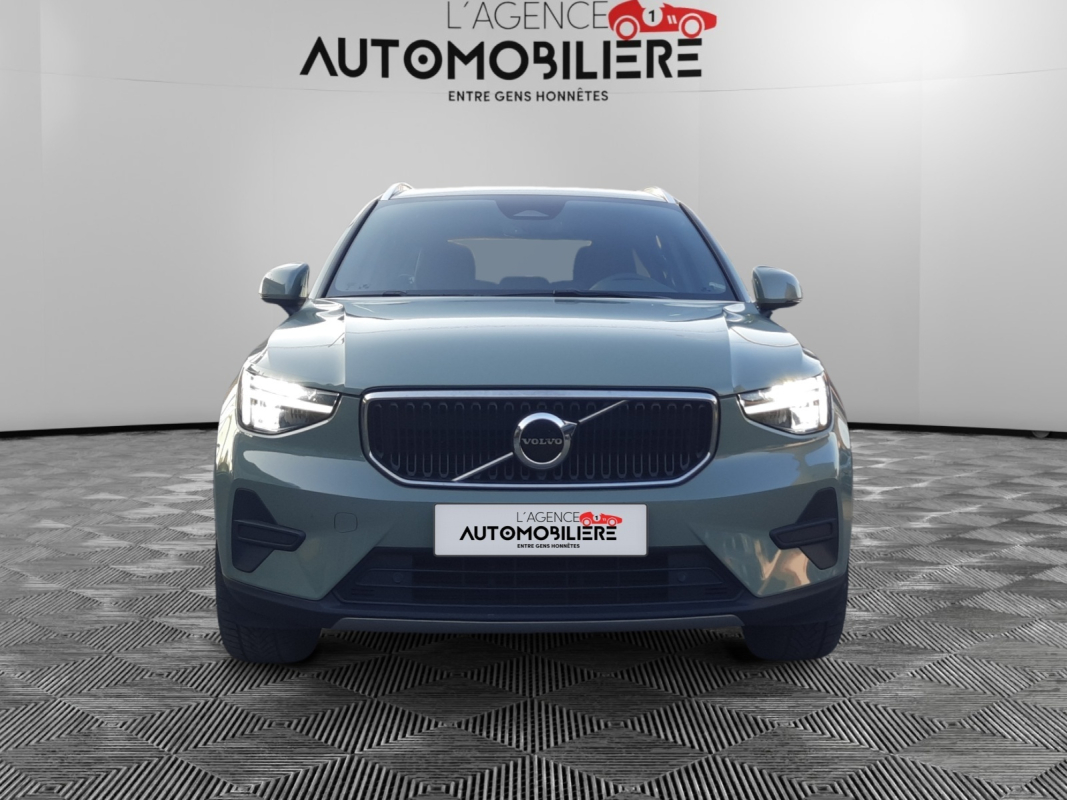 Volvo XC40 — 2