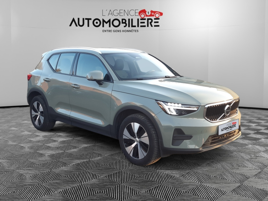 Volvo XC40 — 3