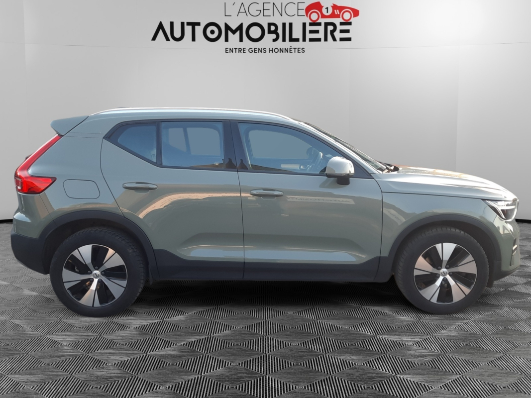 Volvo XC40 — 5