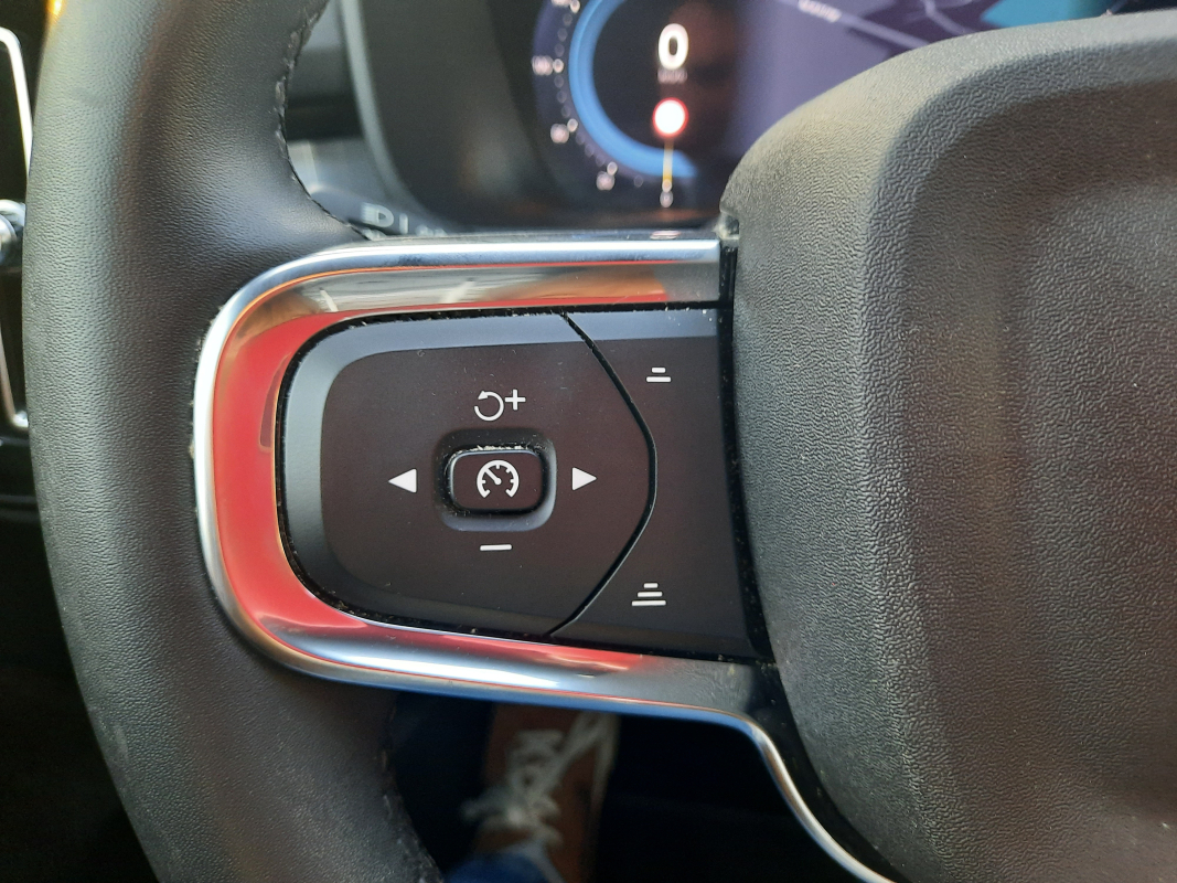 Volvo XC40 — 11