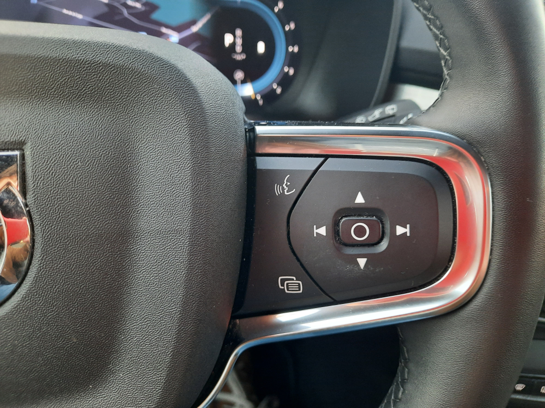 Volvo XC40 — 13