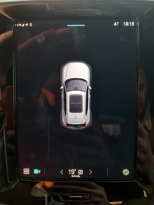 Volvo XC40 — 18