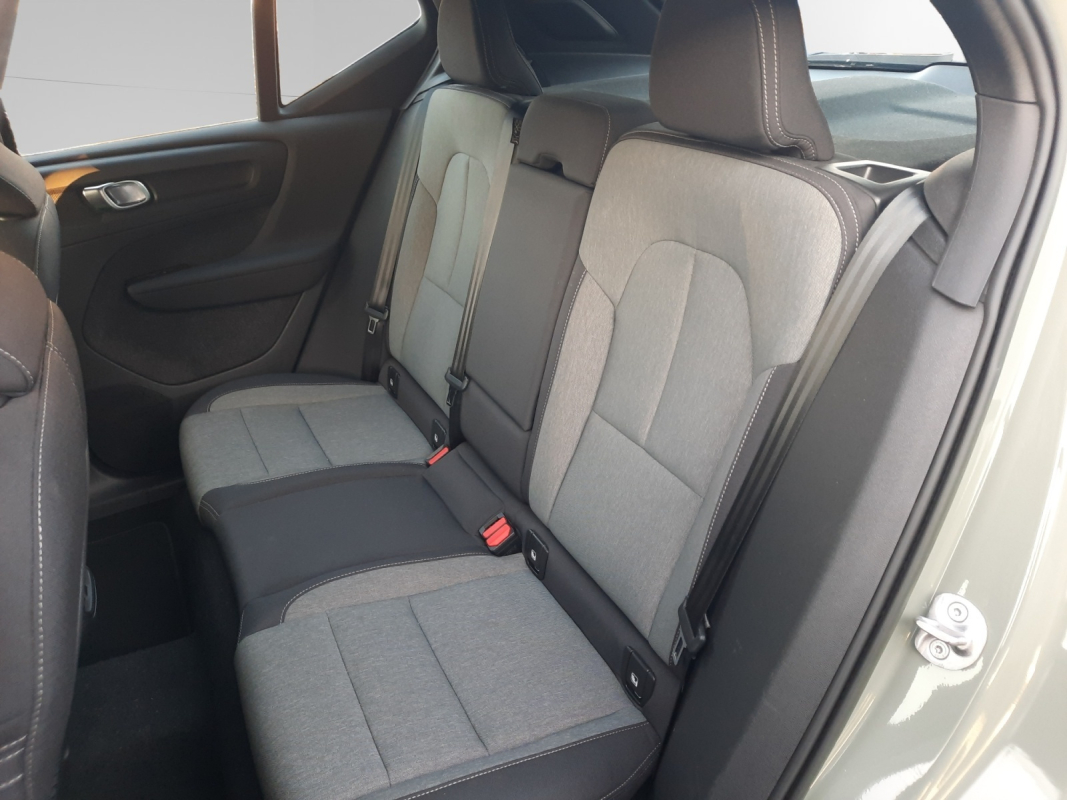 Volvo XC40 — 27
