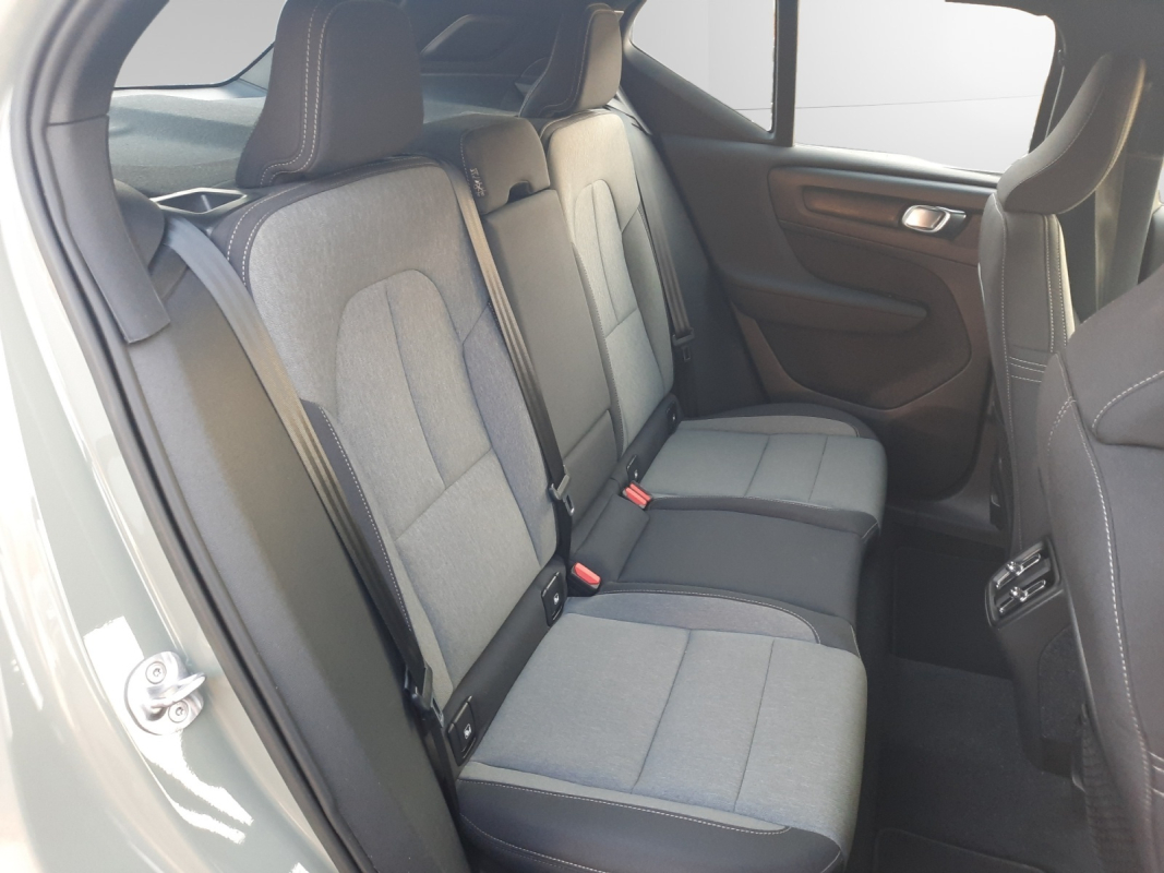 Volvo XC40 — 28