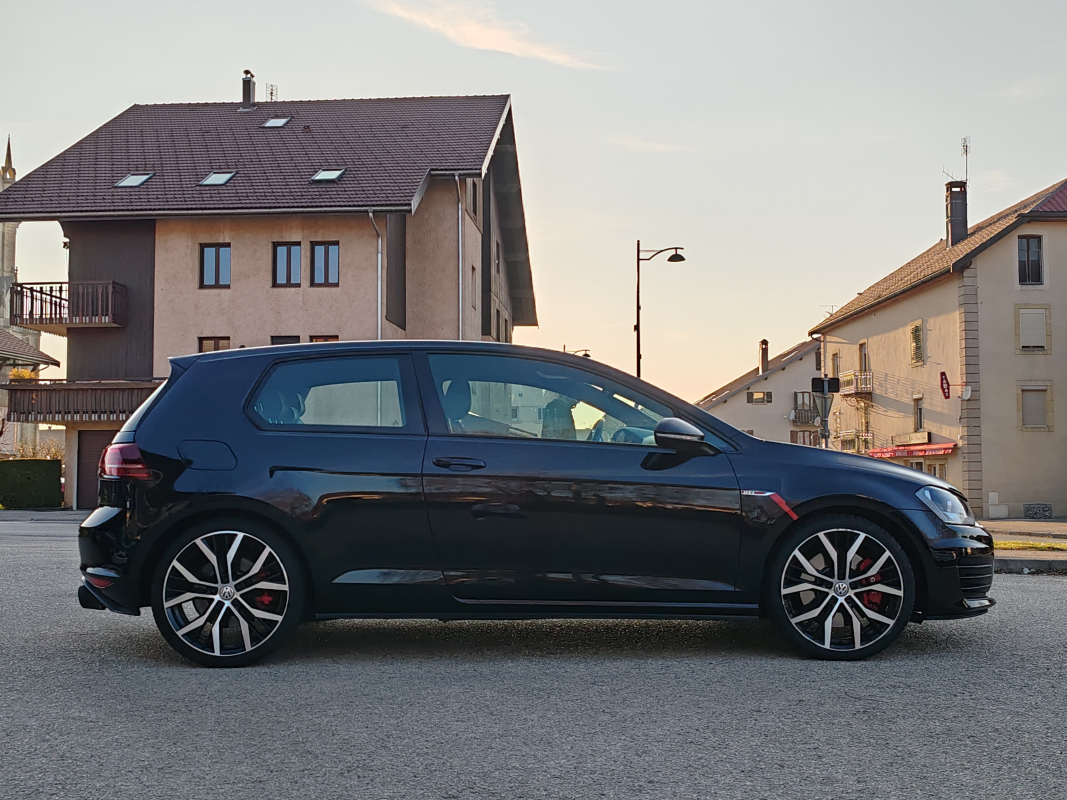 Volkswagen Golf — 6