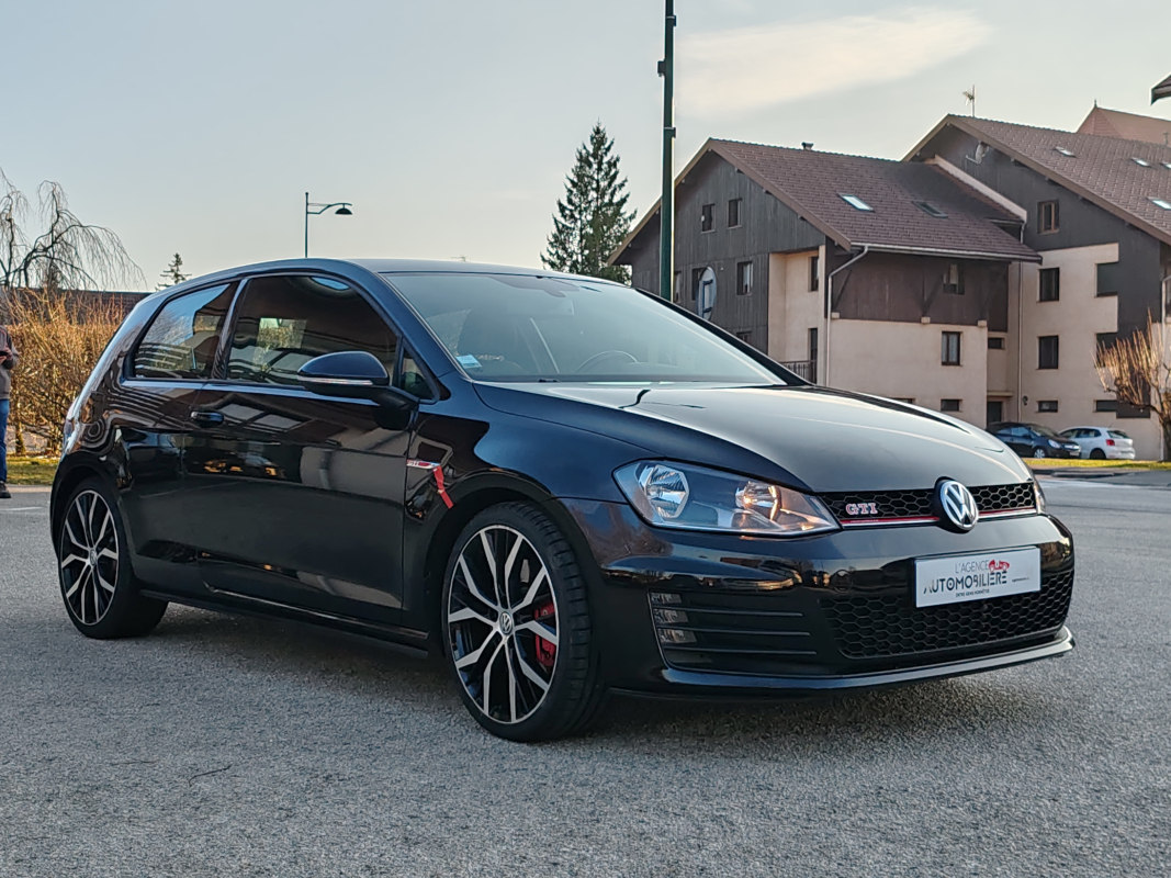 Volkswagen Golf — 7