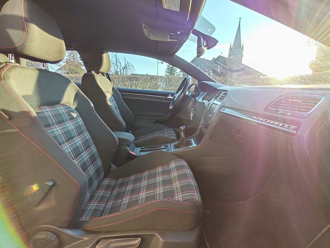 Volkswagen Golf — 19