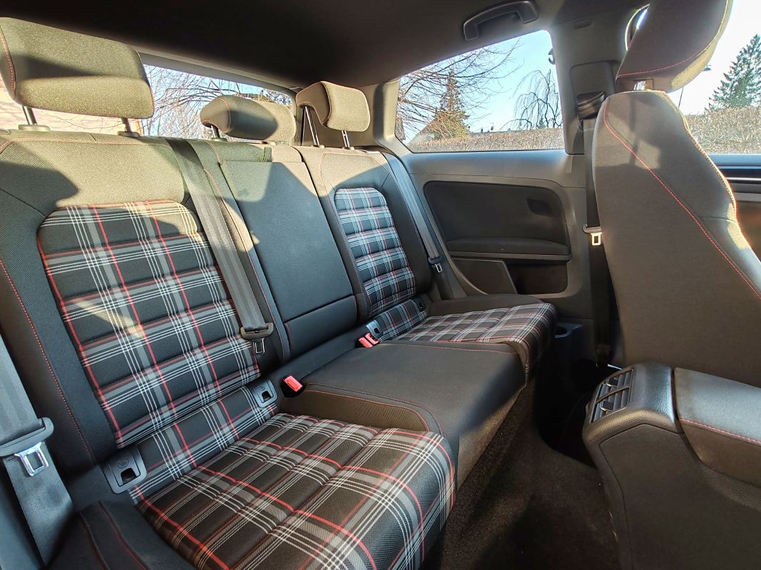 Volkswagen Golf — 17