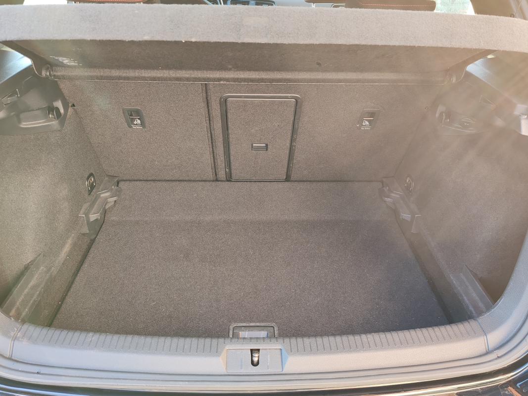 Volkswagen Golf — 16