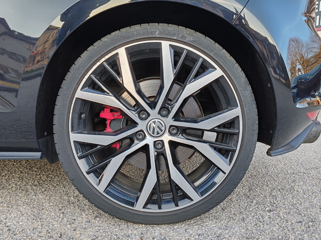 Volkswagen Golf — 30
