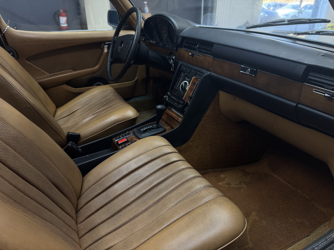 Mercedes 280 — 11