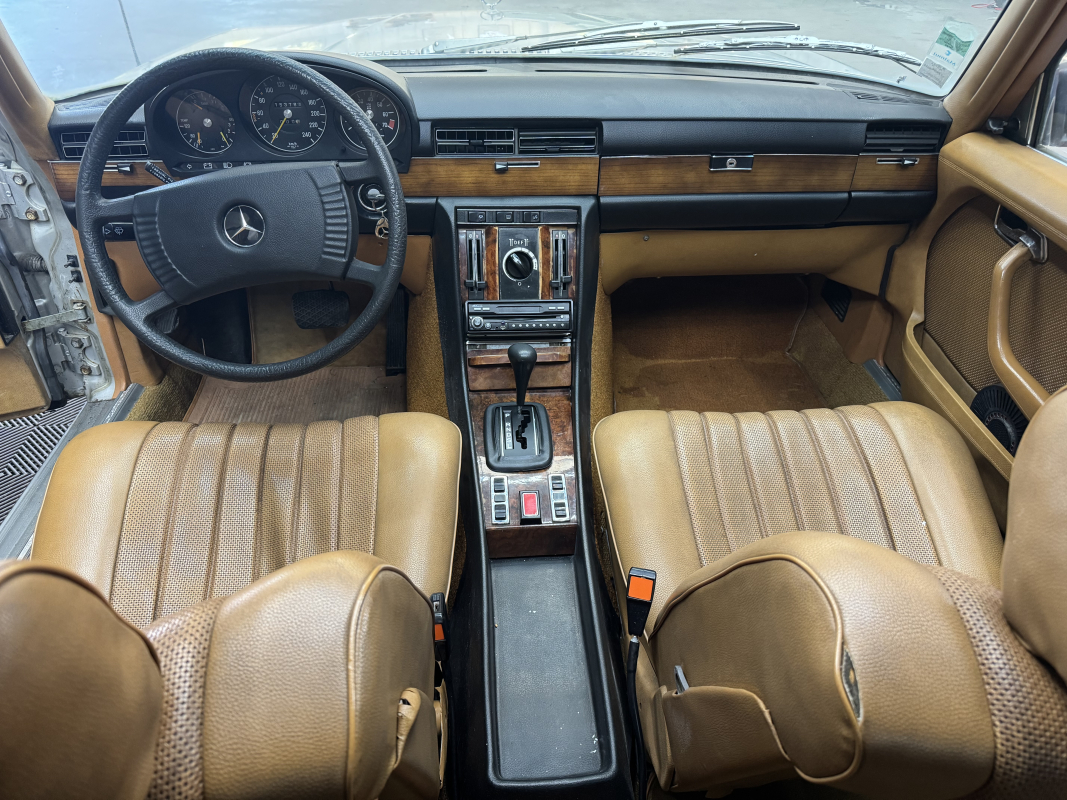 Mercedes 280 — 15