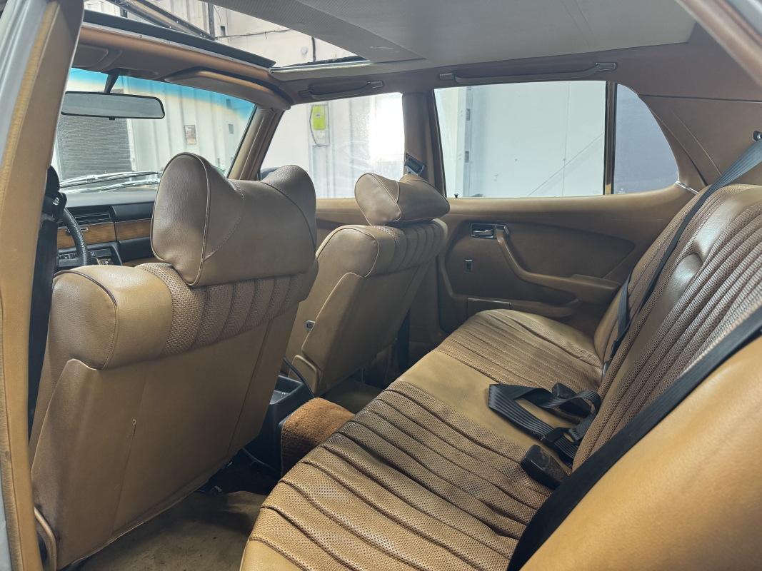 Mercedes 280 — 13