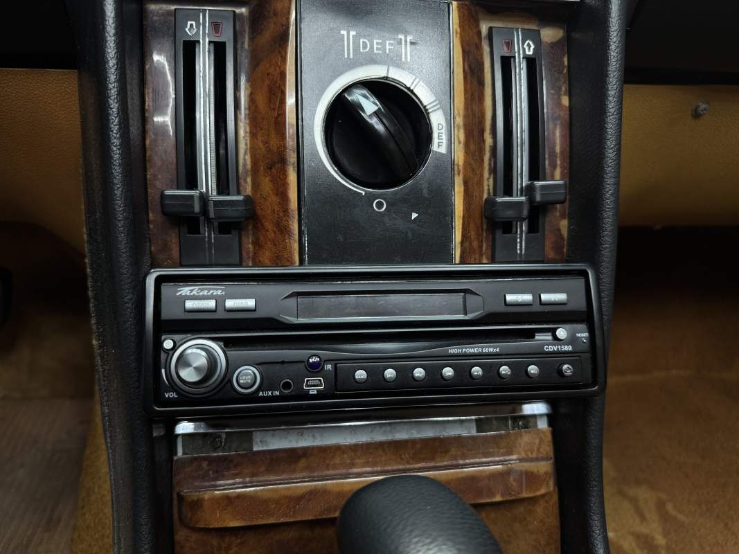 Mercedes 280 — 20