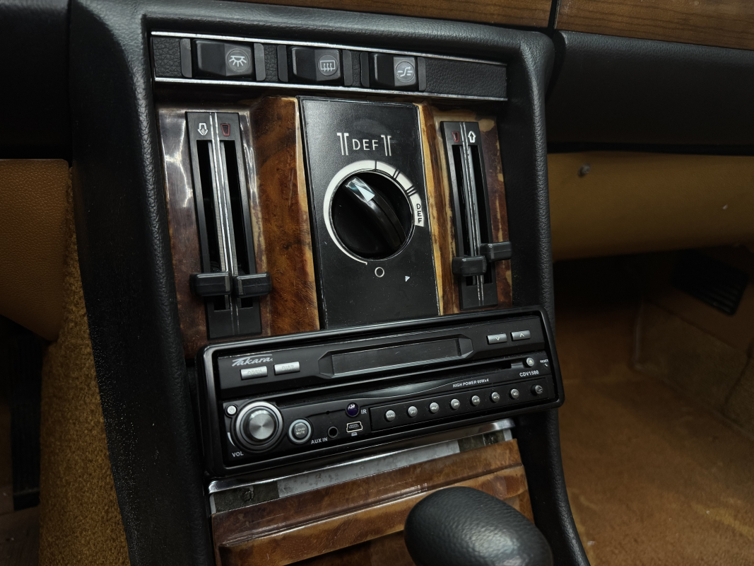 Mercedes 280 — 21